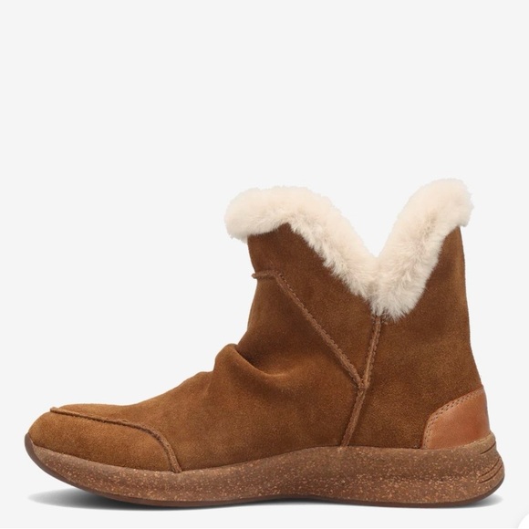 New! Taos Footwear Brown Suede Winter Boots NEW in Box! - Picture 7 of 9